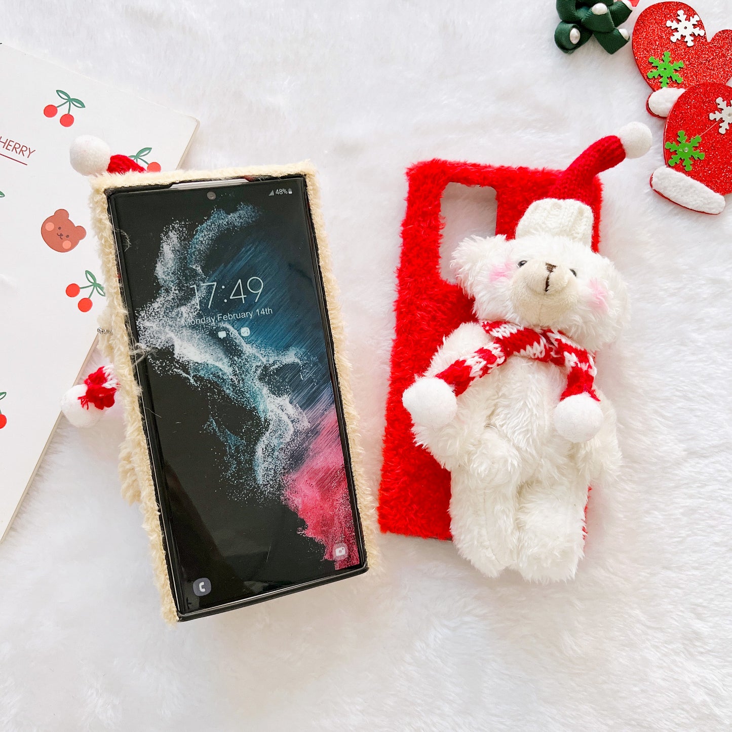 Galaxy S22 U case,Plush case,Christmas bear.
