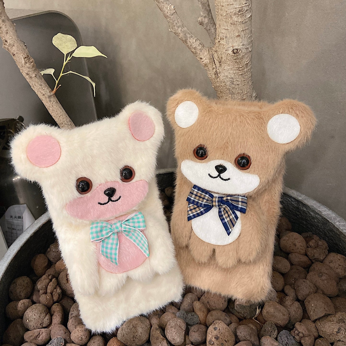 iPhone case,bear design,fluffy and cute.plush,holder,cover.