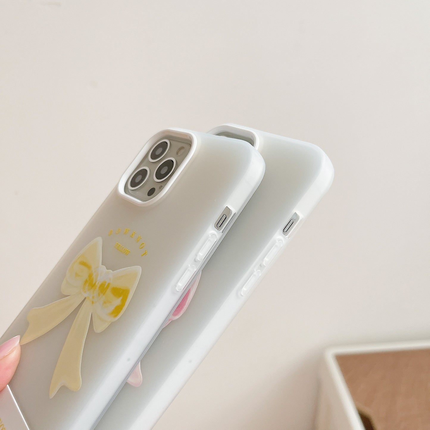 iPhone case,Pearlescent bow.